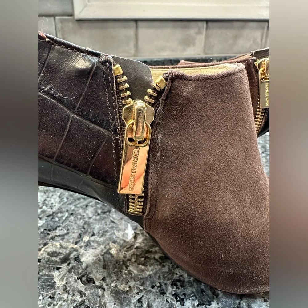 Michael Kors Sammy Brown Suede Ankle Booties Size 9 Croc-Embossed Heeled Boots